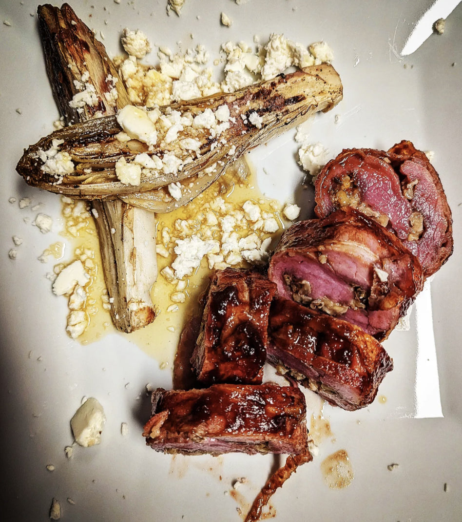 Iberico-Schweinefilet mit Nüssen und Ziegenkäse: